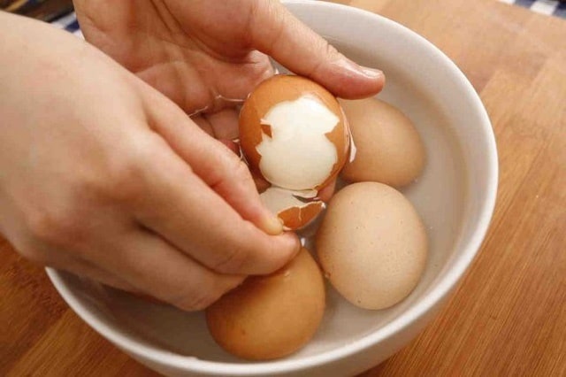 Bí quyết bóc trứng một cách dễ dàng và nhanh chóng