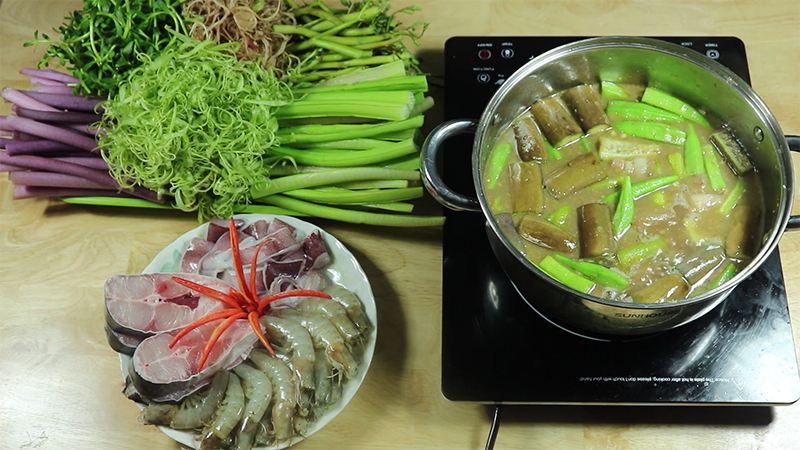 Món lẩu mắm là một trong những món ăn truyền thống của Việt Nam, nổi tiếng với vị đậm đà. Hãy cùng ẩm thực 360 tìm hiểu và học cách nấu món lẩu mắm trong bài viết sau đây.
